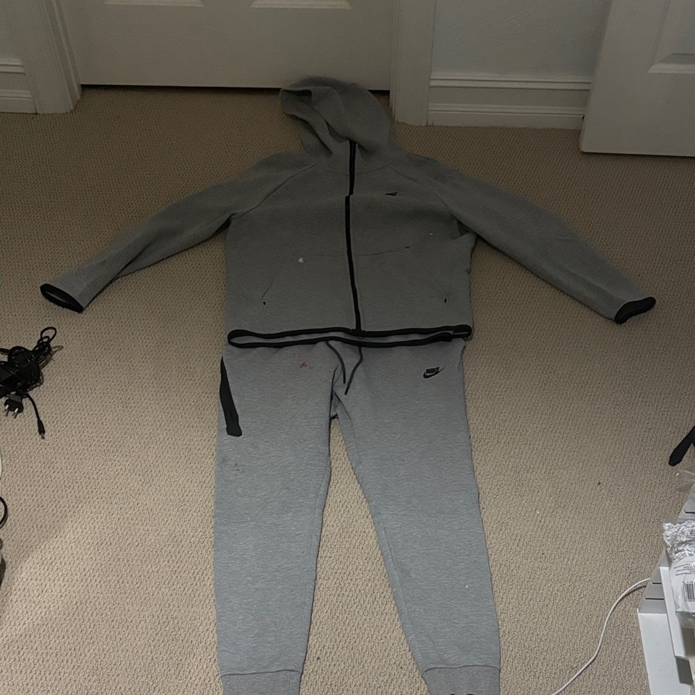 Nike Tek Gray Hoodie and Sweatpants Set